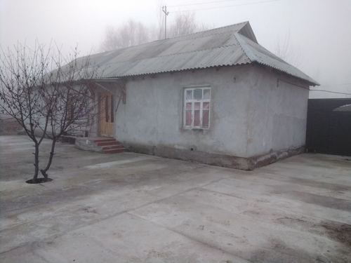 3-room house, 16000 m²