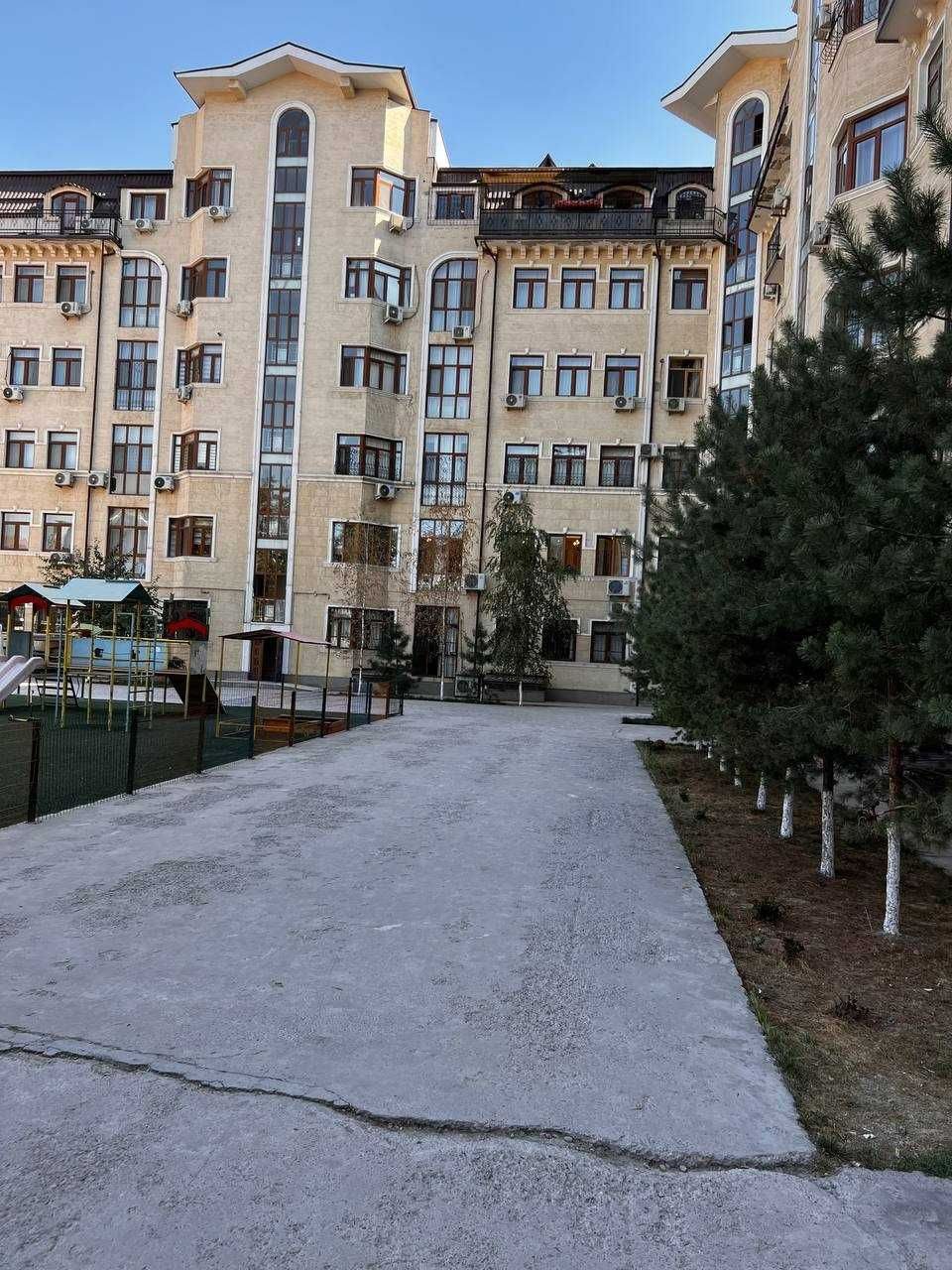 4-комнатная квартира, 149 м², 3/5 эт, Ташкент, Яккасарайский район, на продажу