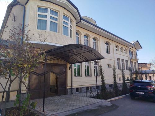 9-комнатный дом, 500 м²
