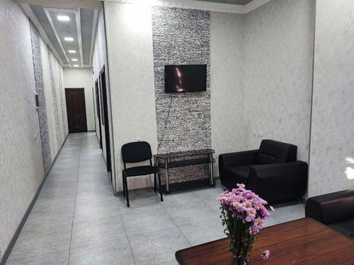 Мебелированный офис по линии метро Новза