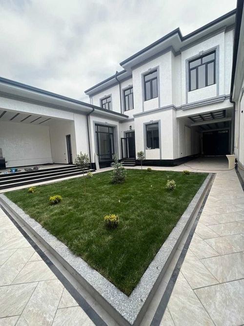 8-xonali uy, 360 m²