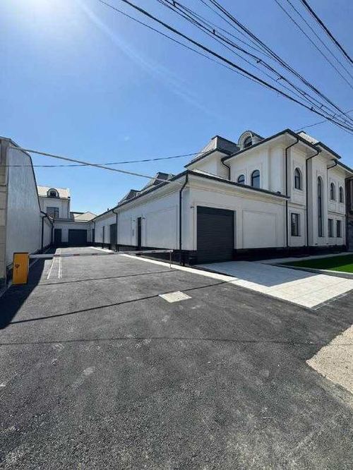 5-комнатный дом, 600 м²