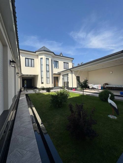 7-xonali uy, 350 m²