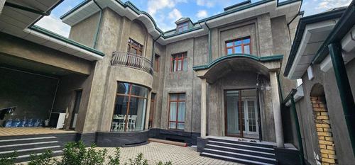 6-комнатный дом, 370 м²