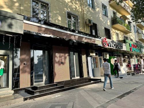 Продаётся нежилое помещение 85 кв.м вдоль дороги, Яккасарай, рынок Аския