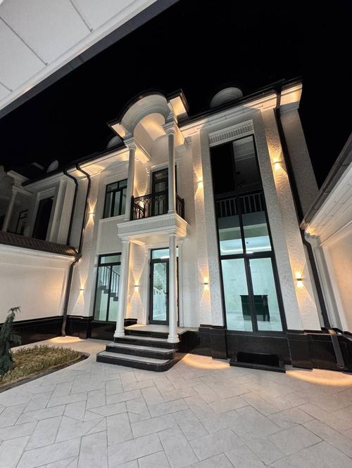6-room house, 220 m²