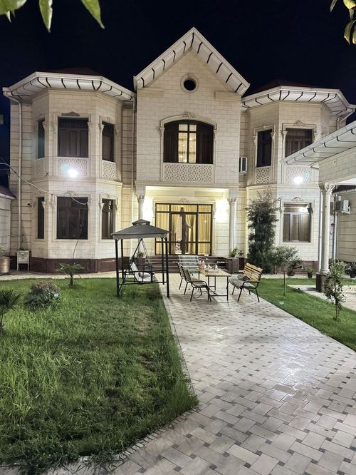 10-room house, 6500 m²