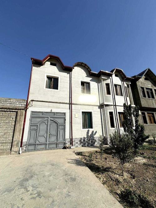 7-xonali uy, 300 m²
