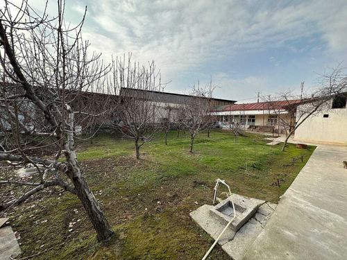 3-xonali uy, 1300 m²