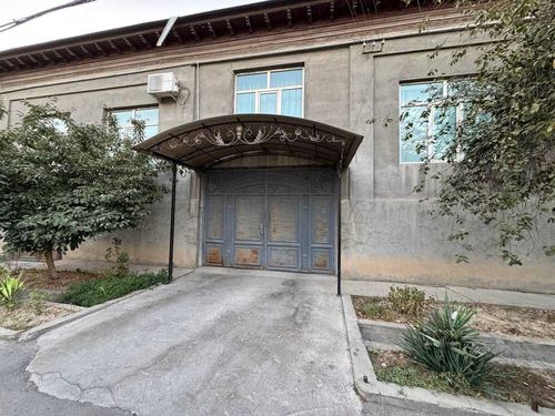 9-комнатный дом, 280 м²