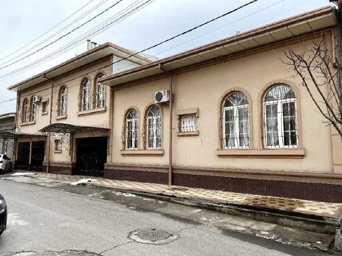 9-room house, 700 m²