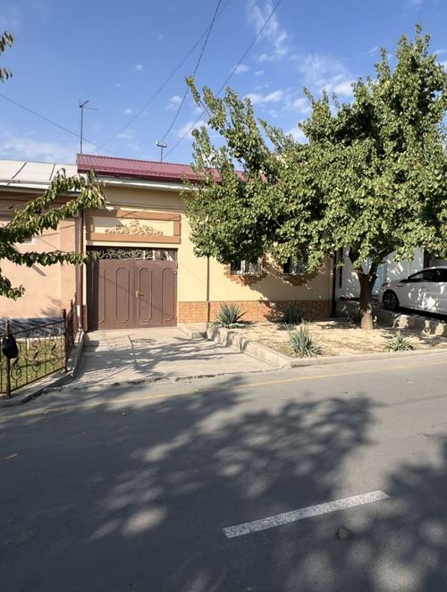 5-room house, 300 m²