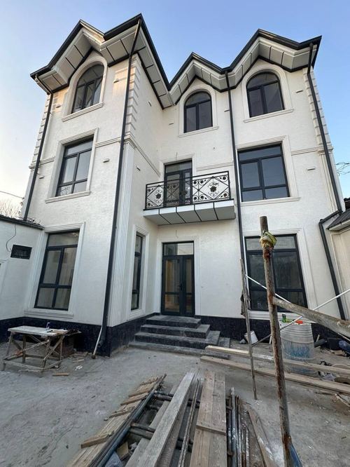 8-комнатный дом, 320 м²