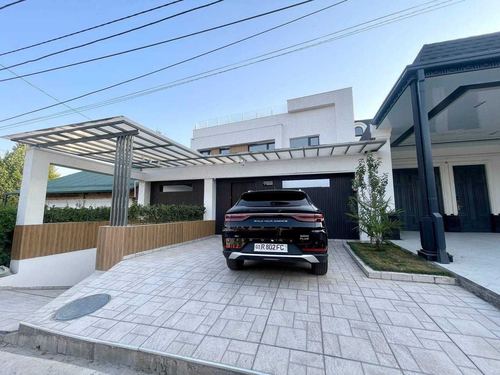 5-комнатный дом, 400 м²