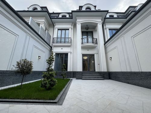 6-комнатный дом, 250 м²