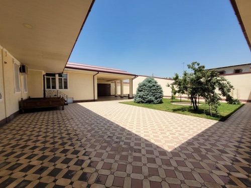 7-room house, 300 m²