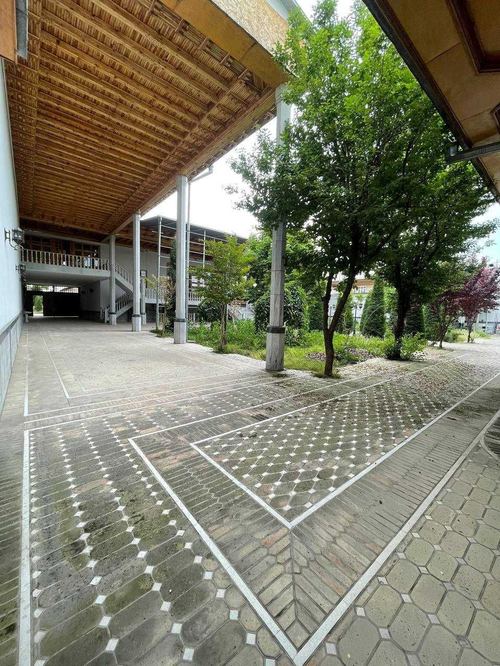 8-комнатный дом, 1400 м²
