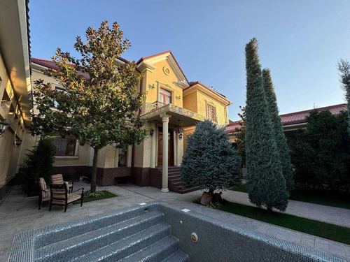 5-комнатный дом, 800 м²