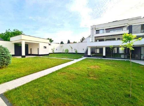 6-комнатный дом, 1300 м²