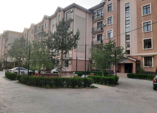 4-xonali kvartira, 130 m²