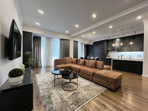 3-комнатная квартира, 130 м²