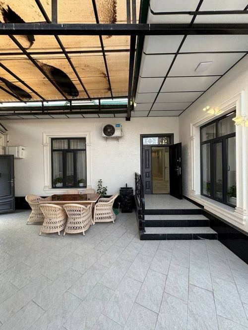 5-room house, 250 m²