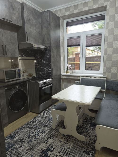 4-xonali kvartira, 100 m²