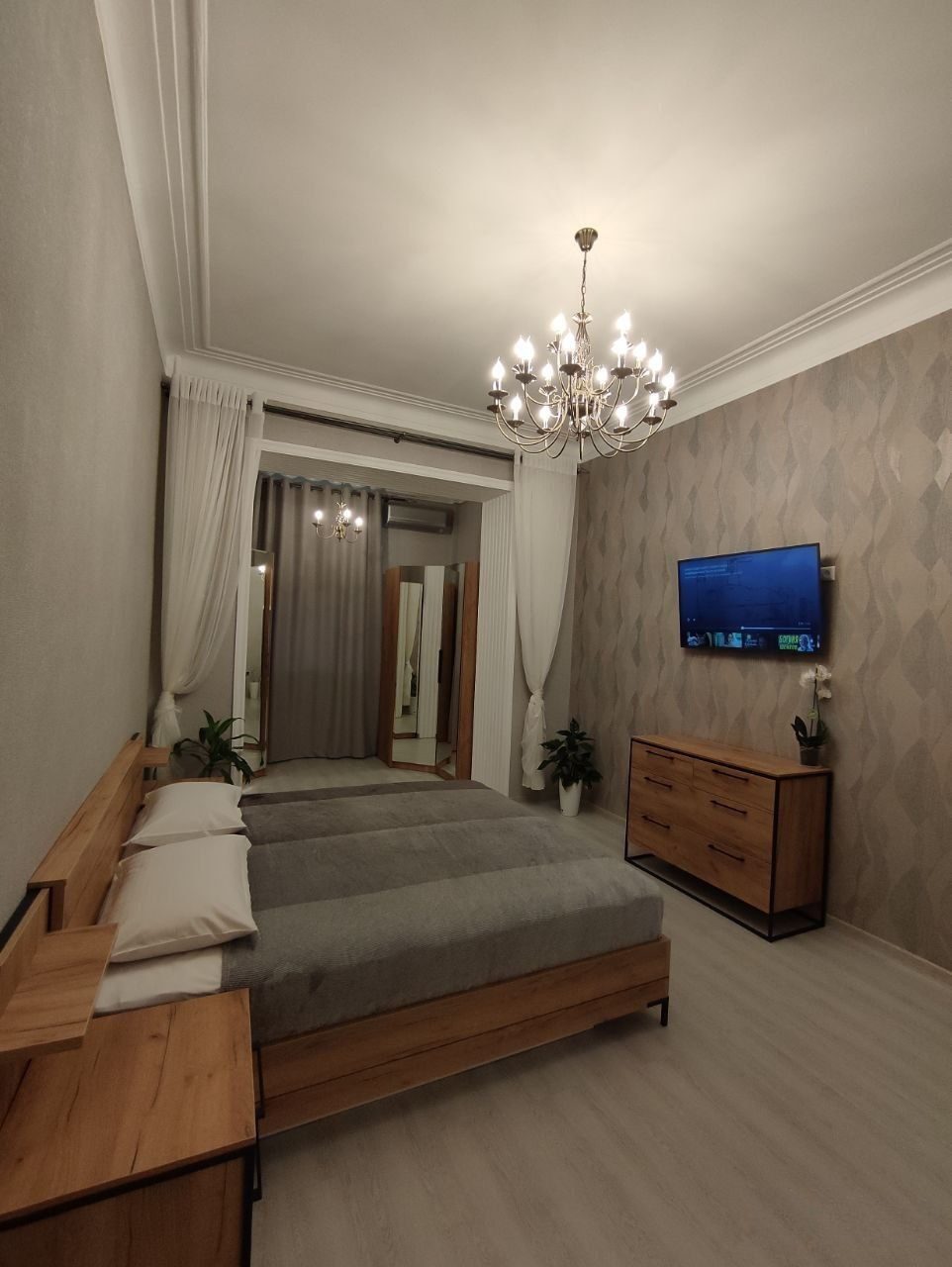 2-комнатная квартира, 60 м², 3 эт, Ташкент, Мирабадский район, в аренду