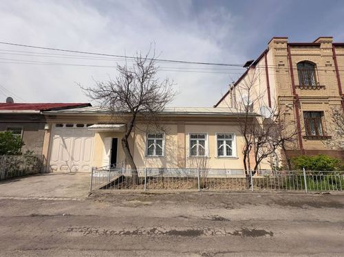 8-комнатный дом, 800 м²