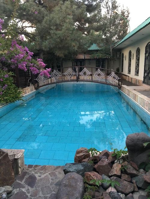 8-room house, 300 m²