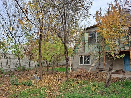 3-room dacha, 600 m²