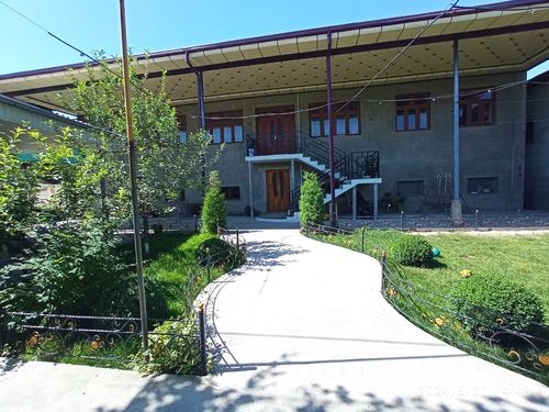 7-room house, 300 m²