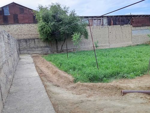 3-room house, 800 m²