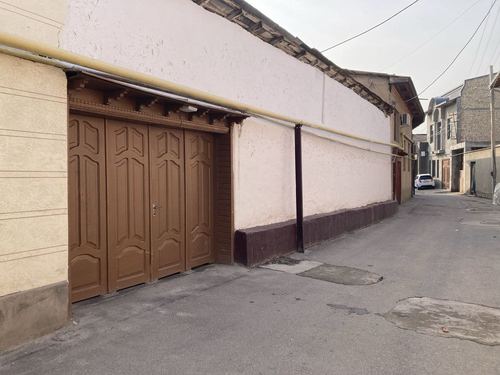 7-room house, 380000 m²