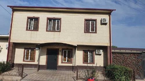 3-комнатный коттедж, 180 м²