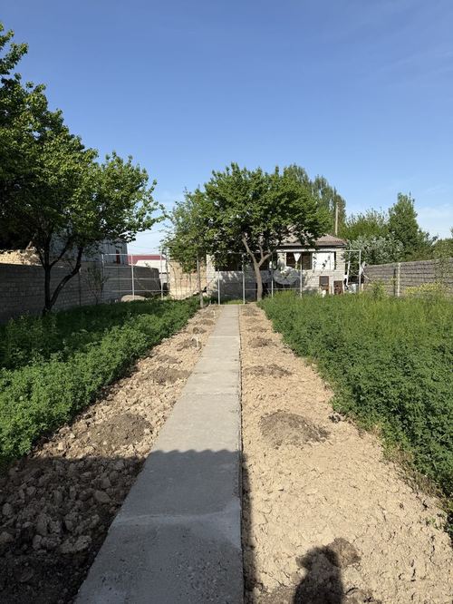 8-xonali uy, 1100 m²