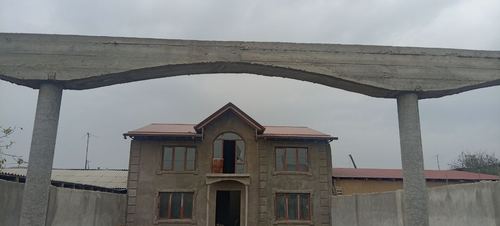 10-комнатный дом, 400 м²