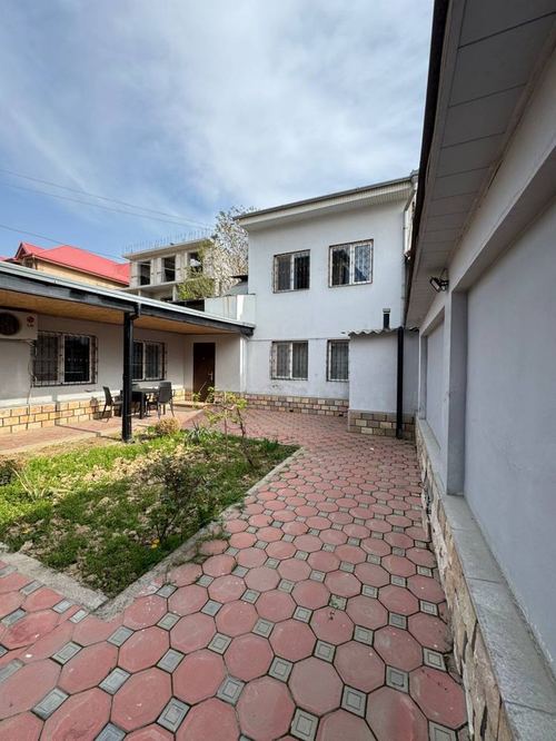 6-room house, 220 m²