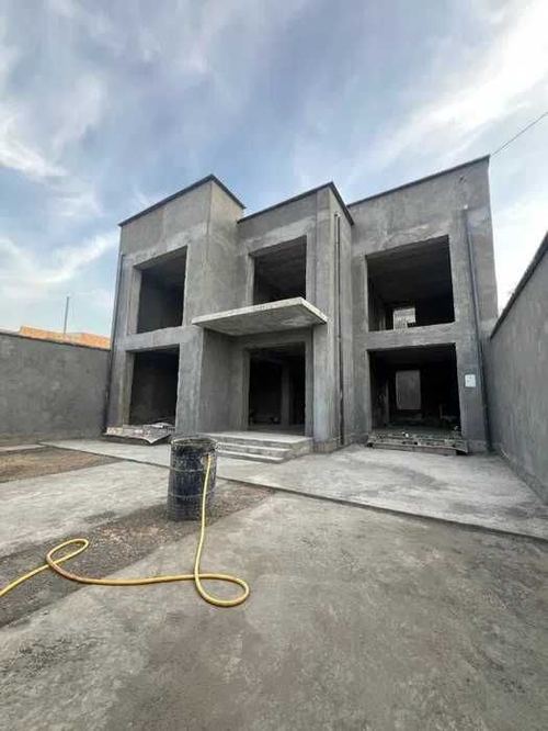 5-комнатный коттедж, 250 м²