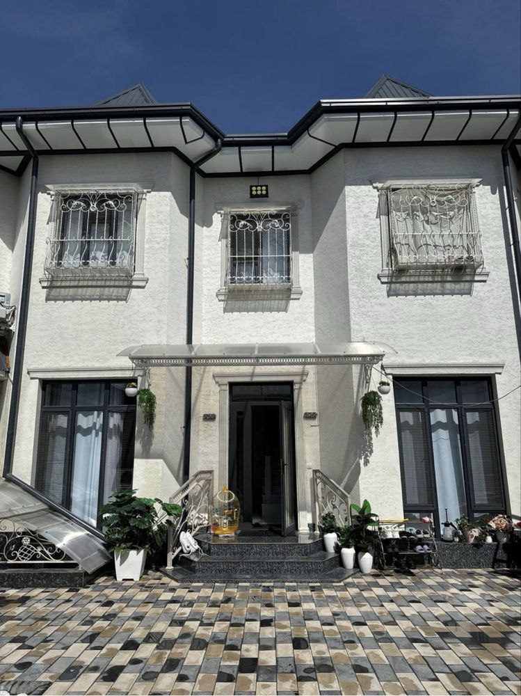 4-комнатный коттедж, 200 м², Ташкент, Мирзо-Улугбекский район, на продажу