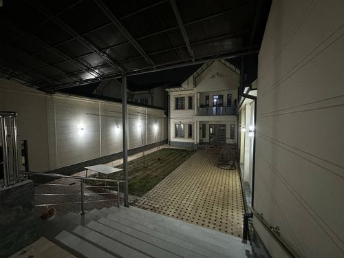 8-комнатный дом, 290 м²