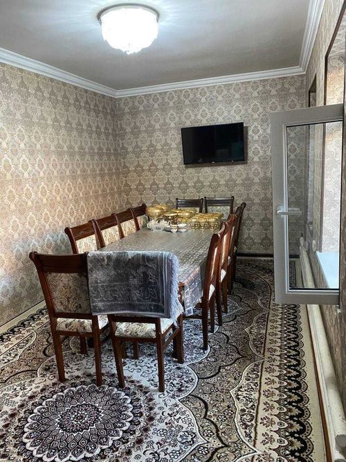 5-room house, 300 m²