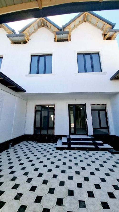 7-комнатный дом, 2000 м²