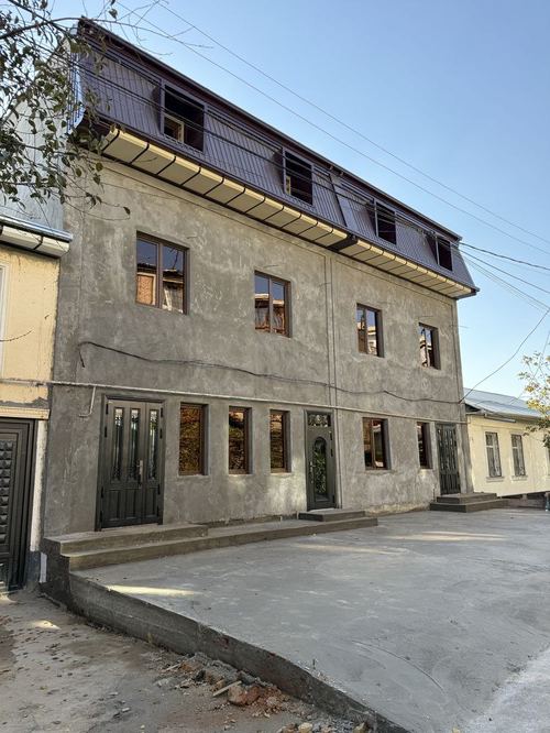 12-комнатный коттедж, 240 м²