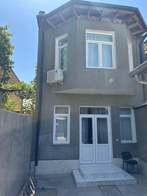 4-xonali uy, 200 m²
