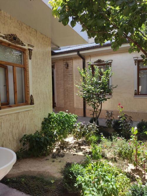5-room house, 2700 m²
