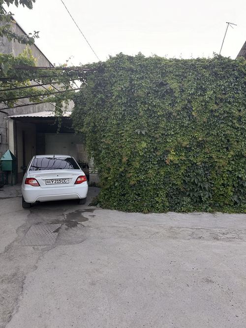 6-room house, 330 m²