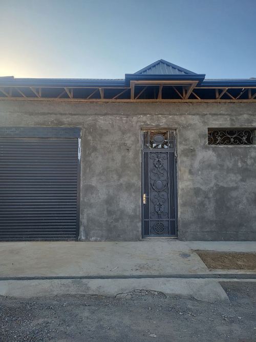 6-room house part, 306 m²