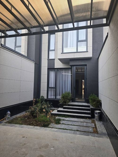 4-комнатный коттедж, 250 м²