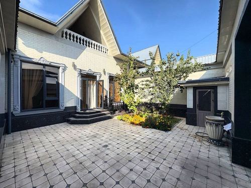 5-room cottage, 180 m²
